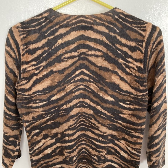 Talbots Pure Cashmere, Tiger Print Luxury Sweater, Womens Size MP - Picture 4 of 6